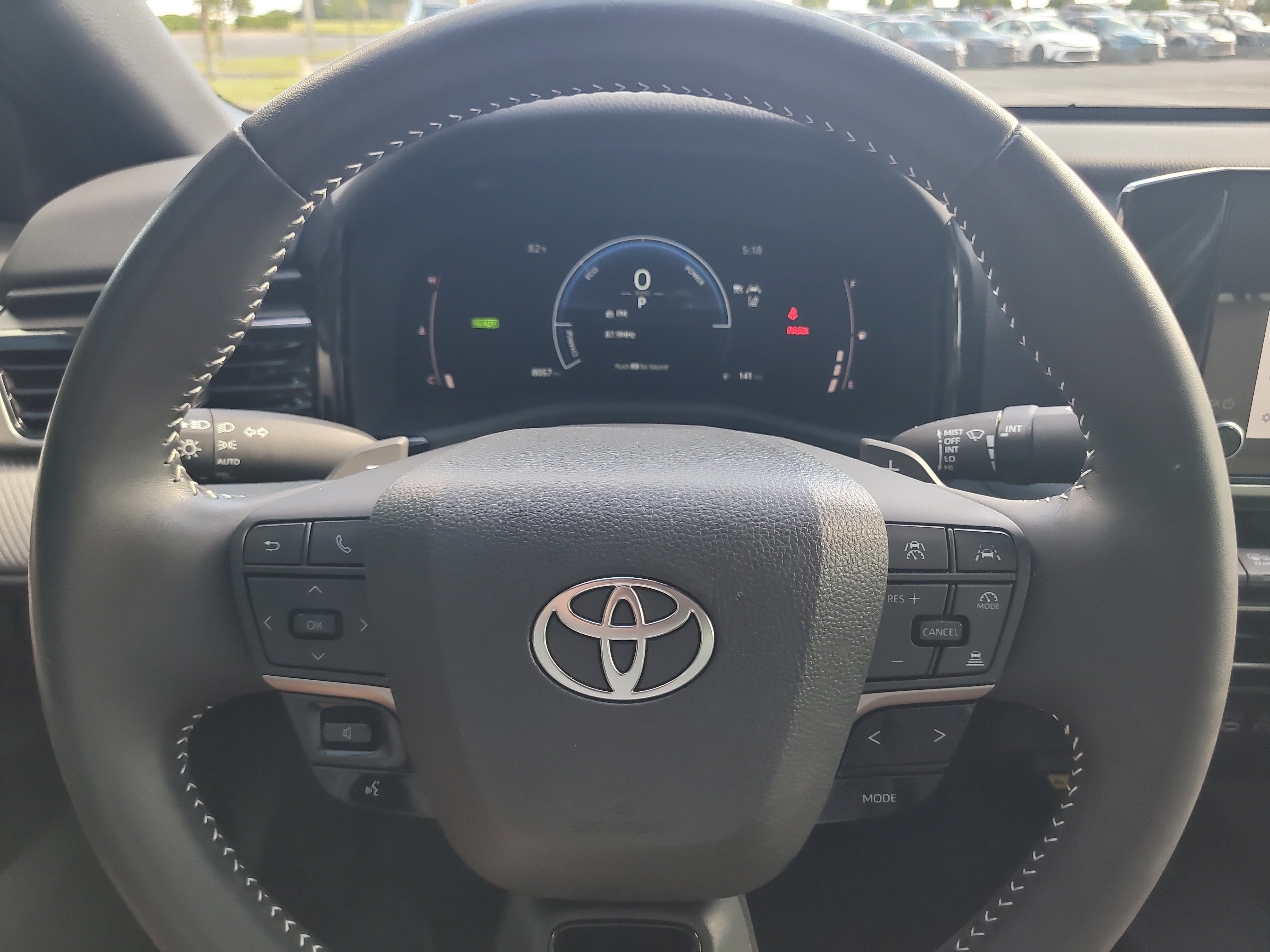 Used 2025 Toyota Camry SE FWD image 27