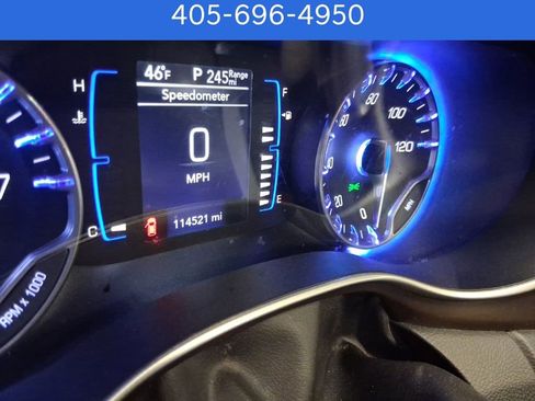 Used 2018 Chrysler Pacifica Touring-L image 4