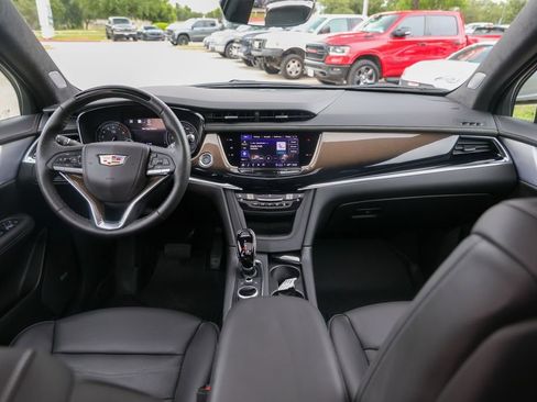 Certified 2025 Cadillac XT6 Premium Luxury w/ Platinum Package AWD/4WD image 26