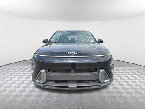 Used 2024 Hyundai Kona SE FWD image 2