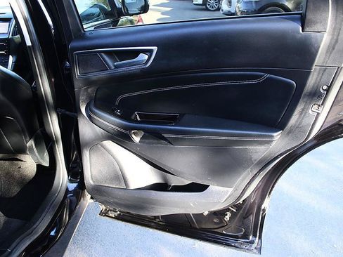 Used 2019 Ford Edge Titanium w/ Equipment Group 301A FWD image 16