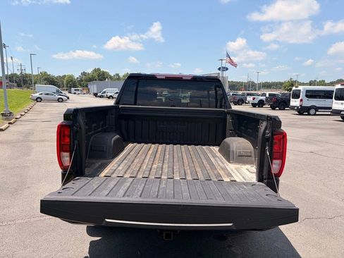 Used 2024 GMC Sierra 1500 Elevation w/ LPO, Elevation Black Package AWD/4WD image 9