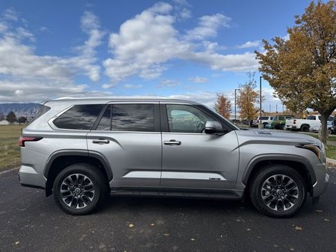 Used 2024 Toyota Sequoia Limited image 5