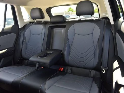 New 2026 Volkswagen Tiguan SE AWD/4WD image 22