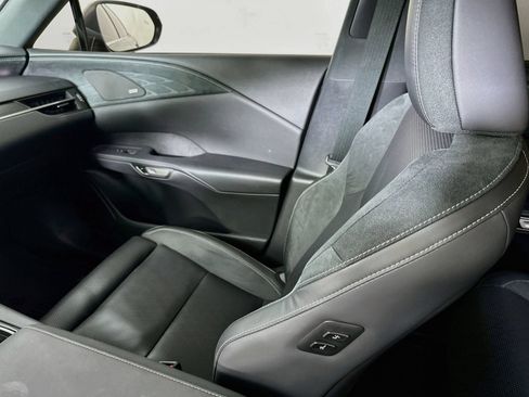 Used 2025 Lexus RX 450h AWD w/ Luxury Package image 25