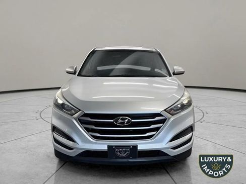 Used 2018 Hyundai Tucson SE image 2