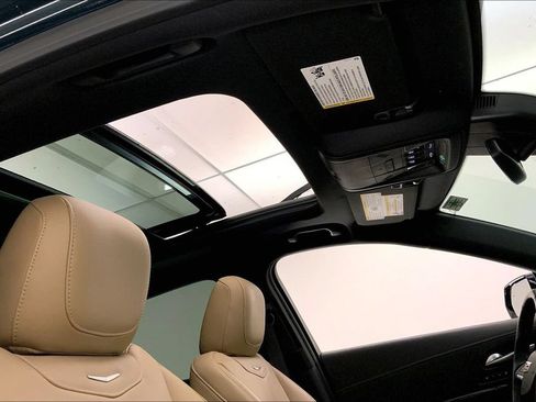 Used 2024 Cadillac XT4 Premium Luxury w/ Cold Weather Package FWD image 26