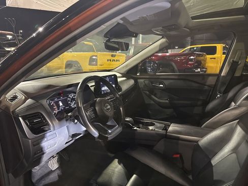 Used 2022 Nissan Rogue SL w/ SL Premium Package FWD image 6