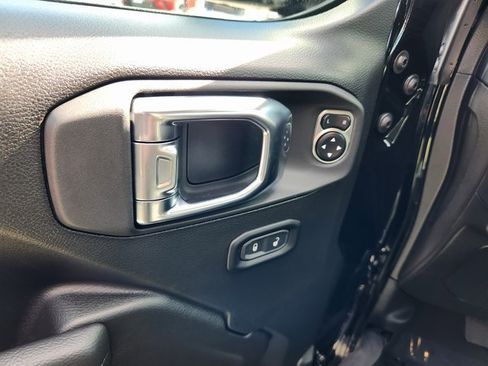 New 2025 Jeep Wrangler Unlimited Rubicon image 10