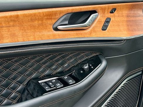 Used 2025 Jeep Grand Cherokee Summit image 18