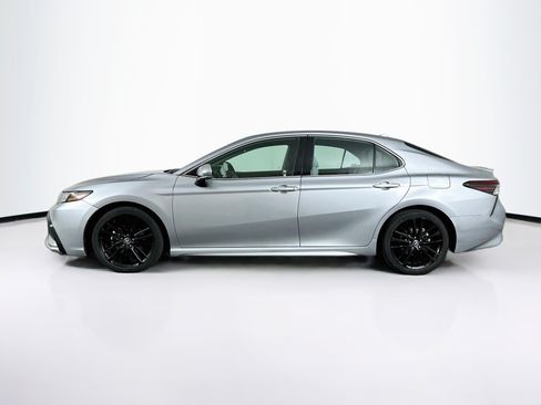 Used 2024 Toyota Camry XSE FWD image 4