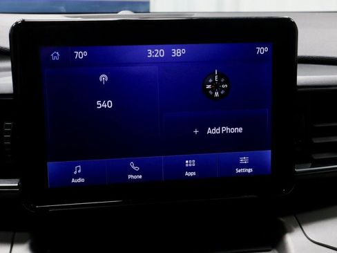 Certified 2022 Ford Explorer XLT w/ Equipment Group 202A image 3