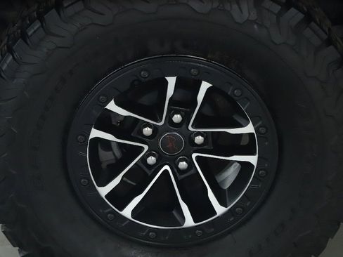 Used 2024 Jeep Wrangler Unlimited Rubicon image 12