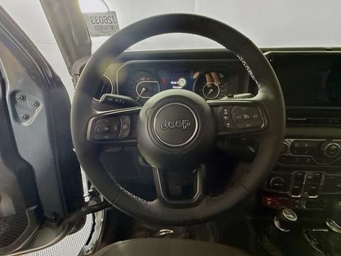New 2026 Jeep Wrangler Unlimited Rubicon AWD/4WD image 11