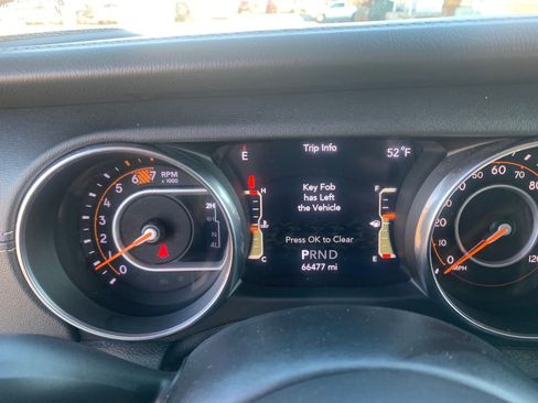 Used 2018 Jeep Wrangler Unlimited Sahara w/ Safety Group image 17