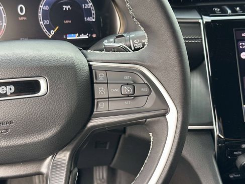 New 2025 Jeep Grand Cherokee Laredo X w/ Luxury Tech Group I image 30