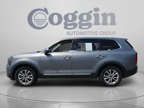 Used 2021 Kia Telluride LX FWD image 2