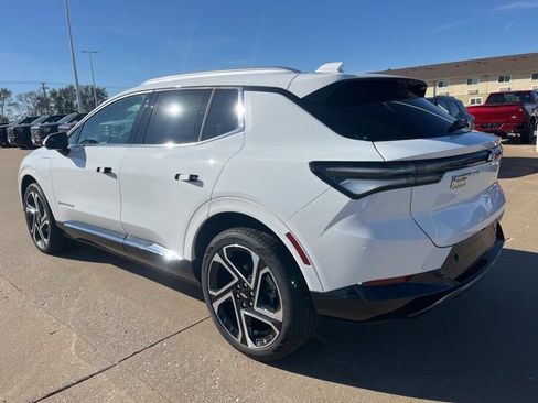 New 2026 Chevrolet Equinox EV LT image 6