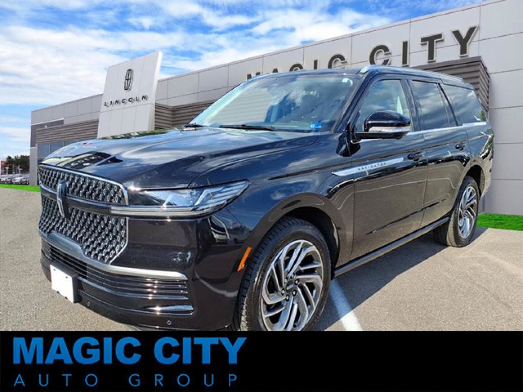 Used 2026 Lincoln Navigator Reserve AWD/4WD image 1