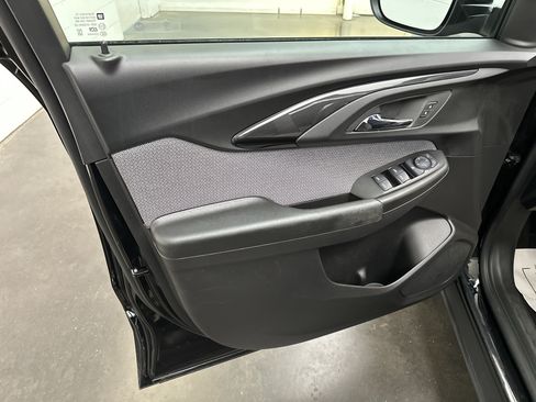 Used 2023 Chevrolet TrailBlazer LT AWD/4WD image 17