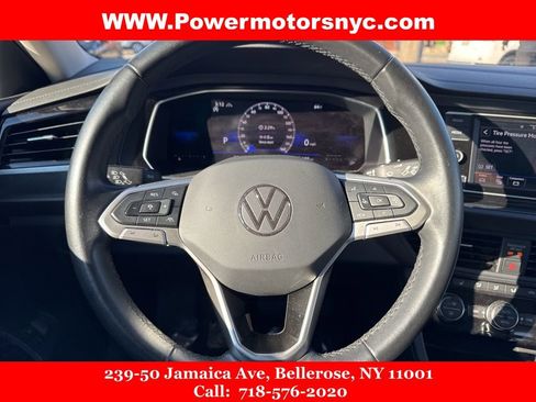 Used 2022 Volkswagen Jetta SE image 32