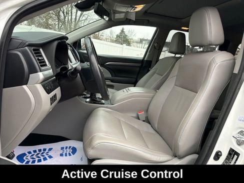 Used 2018 Toyota Highlander Limited image 17