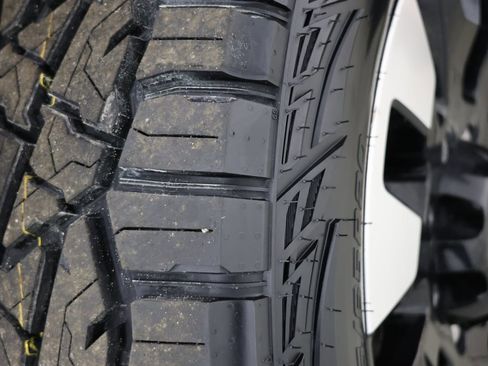 Used 2020 Chevrolet Silverado 2500 LT w/ Texas Edition image 14