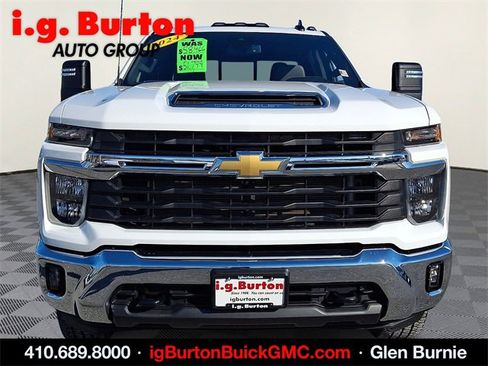 Used 2024 Chevrolet Silverado 2500 LT image 2