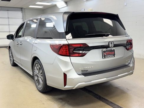 Used 2026 Honda Odyssey Touring image 7