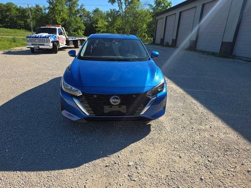 Used 2024 Nissan Sentra SV w/ SV Premium Package FWD image 4