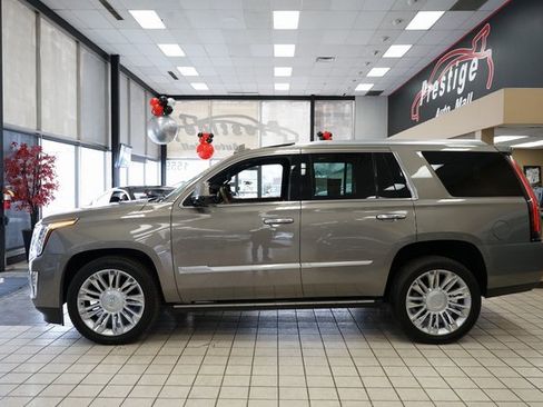 Used 2017 Cadillac Escalade Platinum image 5