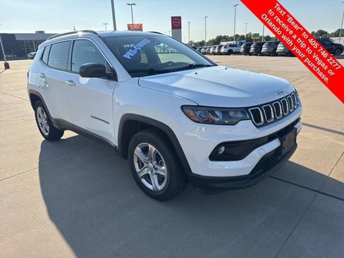 Used 2024 Jeep Compass Latitude image 7