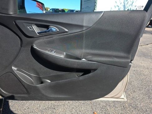 Used 2024 Chevrolet Malibu LT image 10