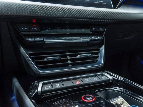 Used 2024 Audi e-tron GT Prestige image 19
