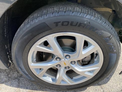 Used 2018 Chevrolet Equinox LT AWD/4WD image 32