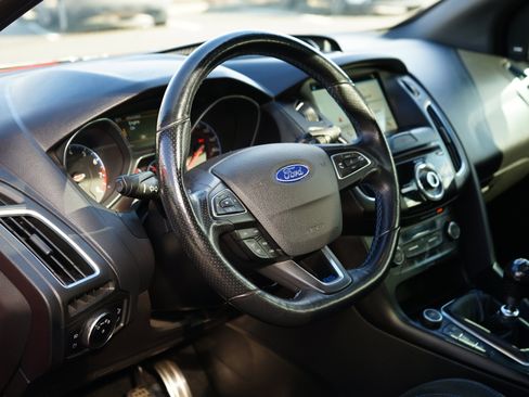 Used 2018 Ford Focus RS image 14