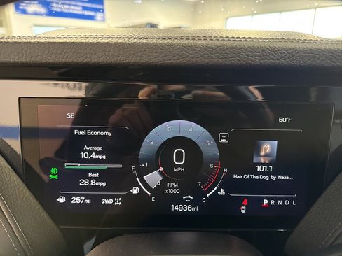 Used 2025 GMC Yukon XL Denali image 12