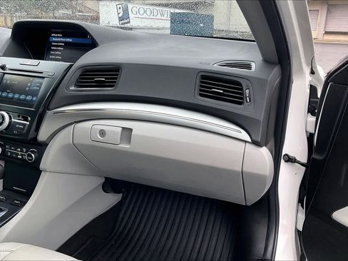 Used 2021 Acura ILX w/ Premium Package image 19