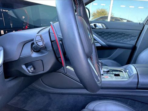 Used 2025 BMW X6 M Competition w/ Executive Package image 32