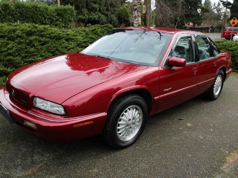 Used 1995 Buick Regal Custom image 1