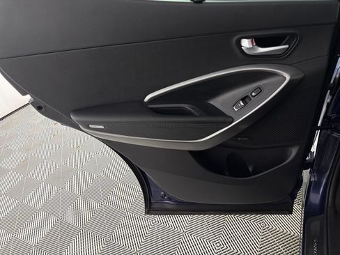 Used 2018 Hyundai Santa Fe Sport w/ Cargo Package FWD image 12