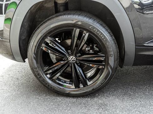 Used 2023 Volkswagen Atlas Cross Sport SEL R-Line AWD/4WD image 30