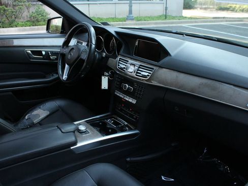 Used 2015 Mercedes-Benz E 350 4MATIC Sedan image 26