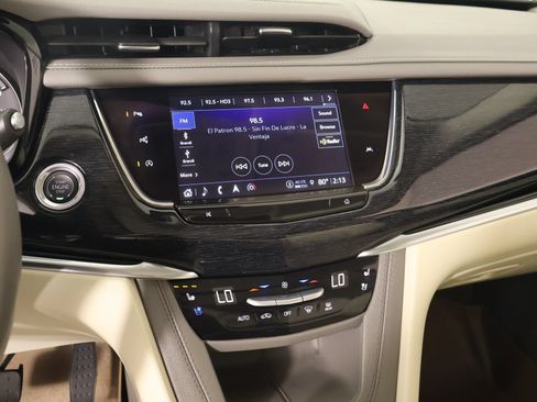 Used 2025 Cadillac XT6 Premium Luxury w/ Technology Package FWD image 5