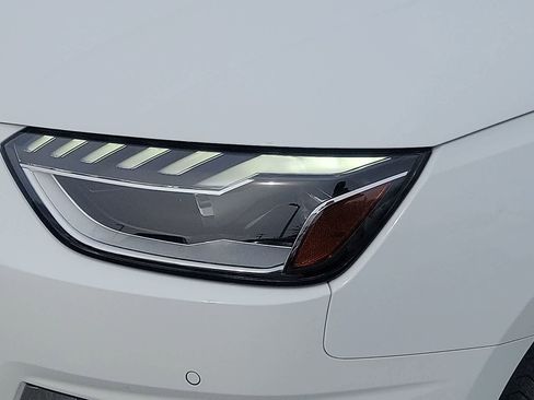 Used 2023 Audi A4 2.0T Premium w/ Convenience Package image 10