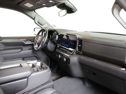 Used 2023 Chevrolet Silverado 1500 LT AWD/4WD image 8