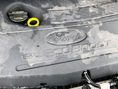 Used 2017 Ford Escape Titanium image 32