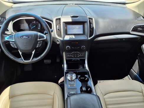 Used 2019 Ford Edge SEL w/ Equipment Group 201A FWD image 4