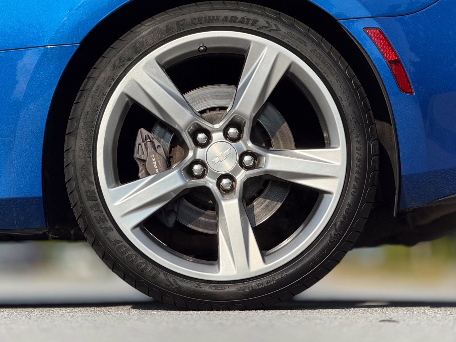 Used 2018 Chevrolet Camaro SS RWD image 19