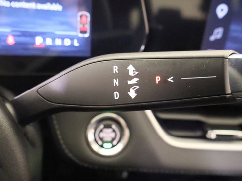 New 2026 Chevrolet Equinox LT w/ Safety and Technology Package FWD image 32